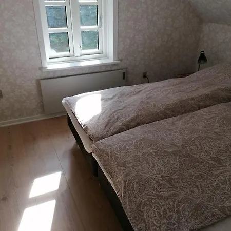Skovhuset Holiday home Give