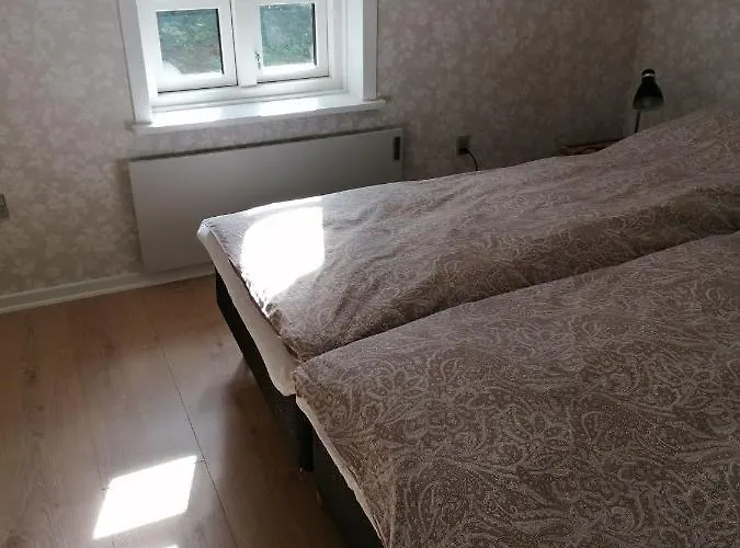 Skovhuset Holiday home Give